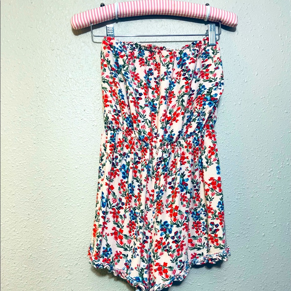 Crystal Doll. Women’s Floral Romper Size M